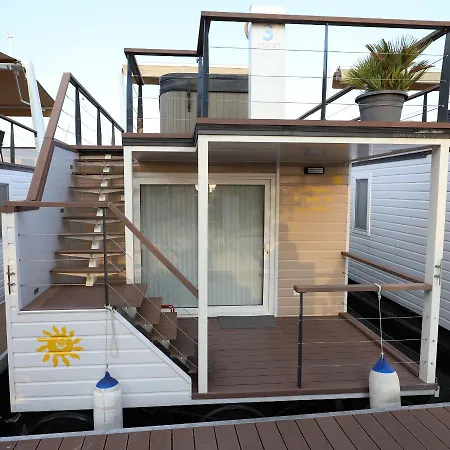 Floating Sea House Soncek Апартаменты *