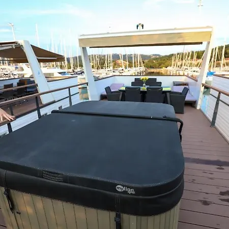 Apartma Floating Sea House Soncek