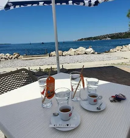 Floating Sea House Soncek Appartement *