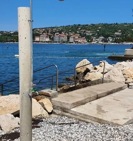 Floating Sea House Soncek