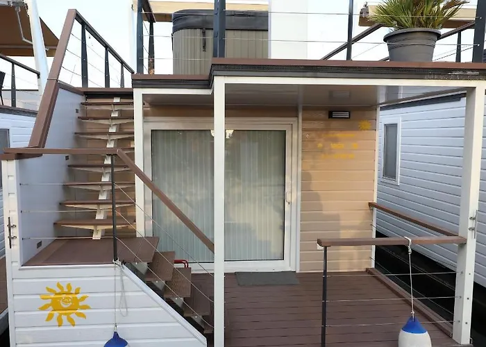 Floating Sea House Soncek Daire *