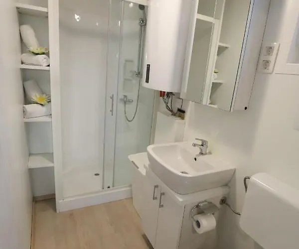 Floating Sea House Soncek Daire