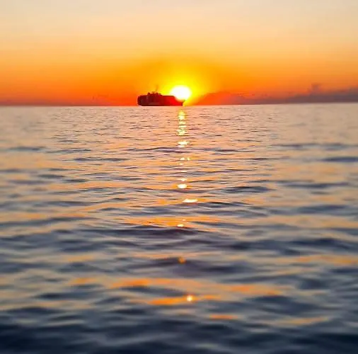 Floating Sea House Soncek Daire *